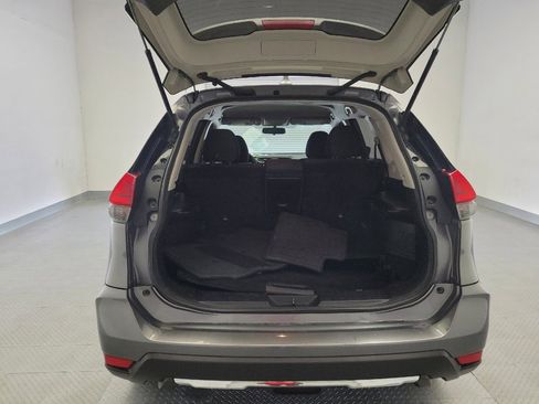 Used 2017 Nissan Rogue S image 29