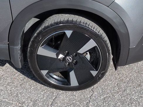 Used 2025 Nissan Kicks SR FWD image 10