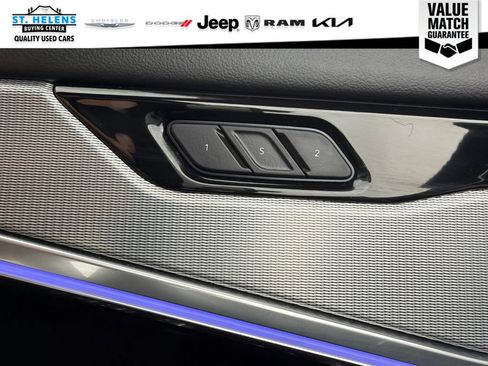 Used 2024 Jeep Wagoneer Launch Edition AWD/4WD image 19