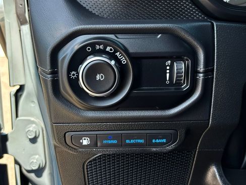 Used 2025 Jeep Wrangler Unlimited Rubicon 4xe w/ Convenience Group image 17