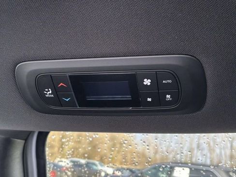 New 2026 Chrysler Pacifica Select w/ S Appearance Package image 10