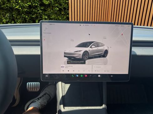 Used 2024 Tesla Model 3 Performance AWD/4WD image 29