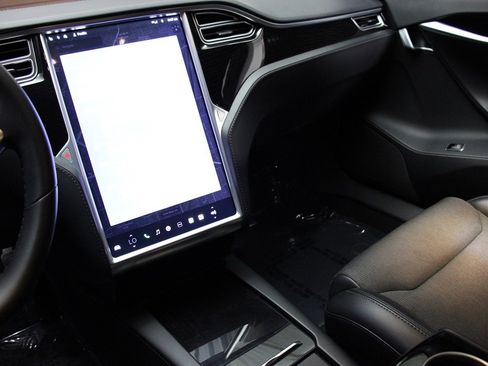 Used 2018 Tesla Model S 75D image 48