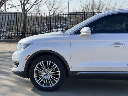 Used 2018 Lincoln MKX Reserve image 19