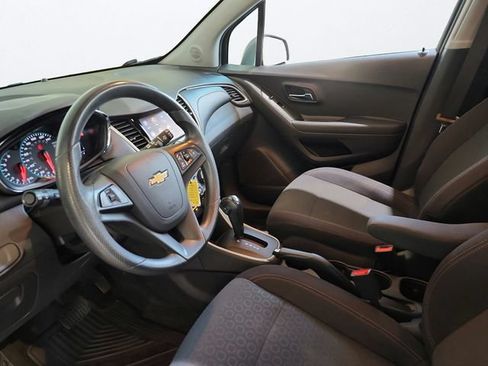 Used 2020 Chevrolet Trax LS w/ Tint and Cruise Package FWD image 11