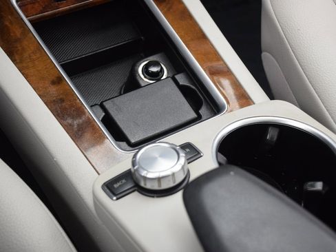 Used 2015 Mercedes-Benz GLK 350 2WD image 30