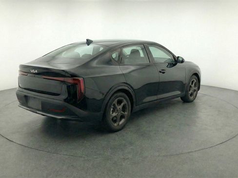 Used 2025 Kia K4 LXS image 9