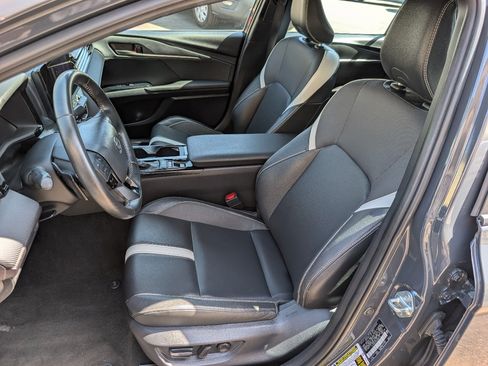Used 2025 Toyota Camry SE FWD image 2
