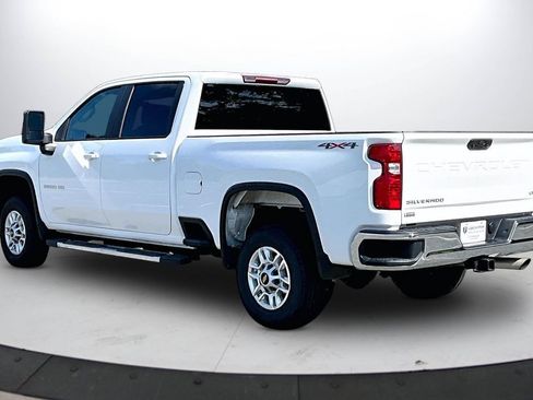 Used 2025 Chevrolet Silverado 2500 LT w/ Convenience Package AWD/4WD image 6