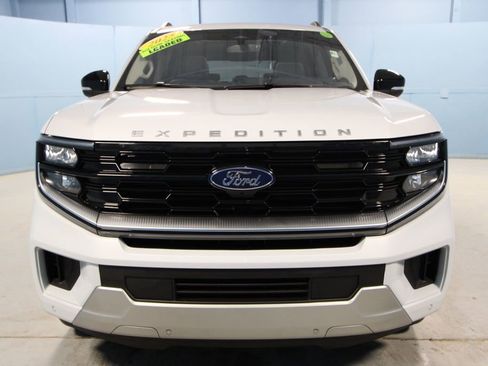 Used 2025 Ford Expedition Platinum w/ Platinum Ultimate Package image 35