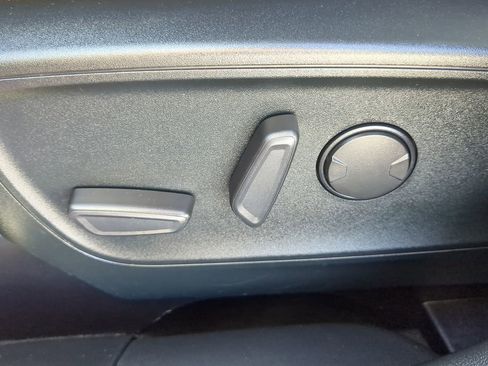 Certified 2020 Ford Escape SE image 29