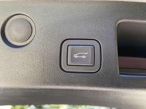 Used 2025 Chevrolet Equinox RS w/ Safety and Technology Package FWD image 13