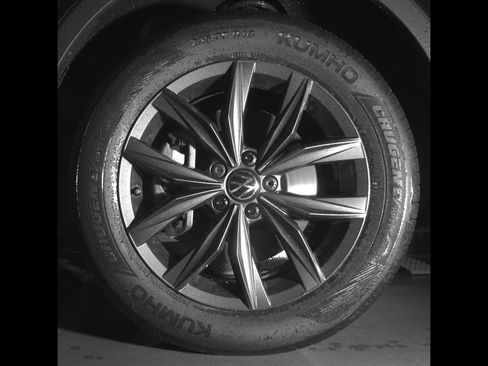 Used 2022 Volkswagen Tiguan SE AWD/4WD image 10