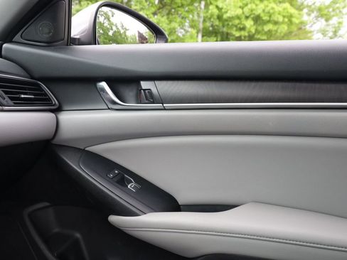 Used 2020 Honda Accord EX image 12