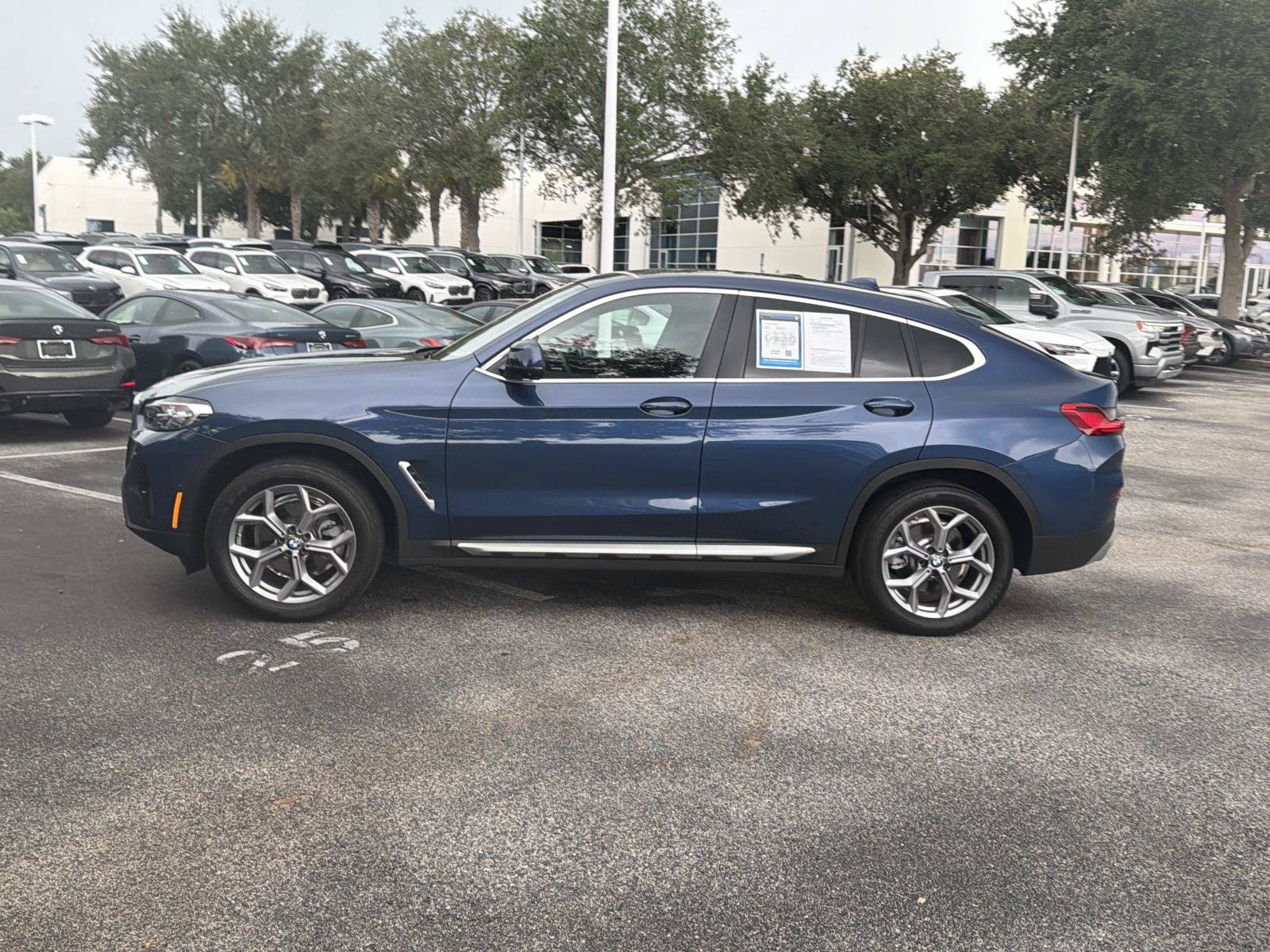 Used 2025 BMW X4 xDrive30i AWD/4WD image 7