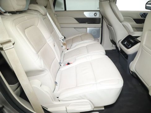 Used 2019 Lincoln Navigator Reserve AWD/4WD image 33