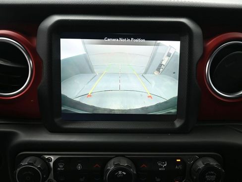 Used 2023 Jeep Wrangler Unlimited Rubicon w/ Cold Weather Group image 4