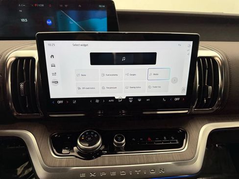New 2026 Ford Expedition Max Platinum w/ Platinum Ultimate Package AWD/4WD image 30