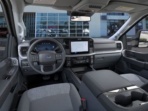 New 2026 Ford F250 XLT w/ XLT Premium Package AWD/4WD image 9
