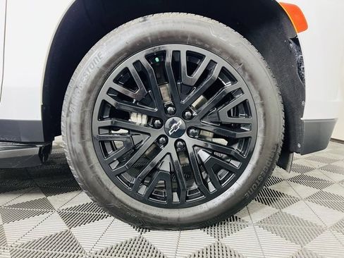 Used 2022 Chevrolet Suburban Premier image 6