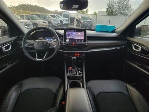 Used 2024 Jeep Compass Trailhawk image 15