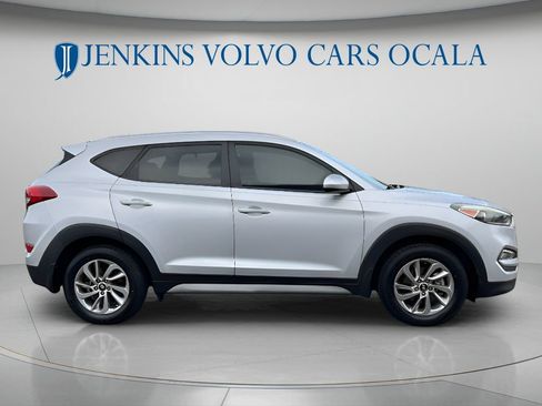 Used 2018 Hyundai Tucson SEL FWD image 2