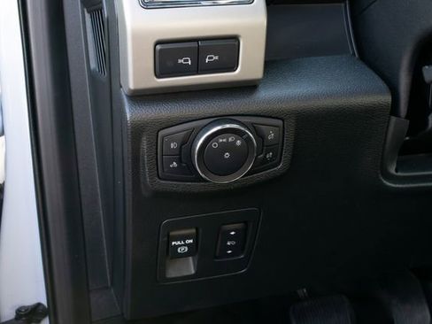 Used 2019 Ford F150 Lariat image 18