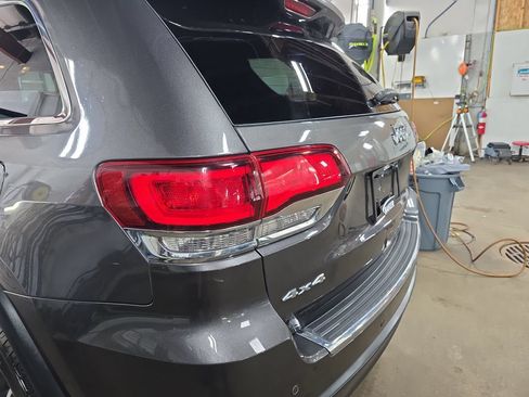 Used 2021 Jeep Grand Cherokee Limited w/ Premium Lighting Group AWD/4WD image 32