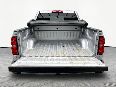 Used 2018 Chevrolet Silverado 1500 LT w/ LT Eassist Package AWD/4WD image 18