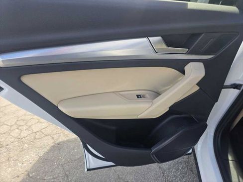 Certified 2025 Audi Q5 2.0T Premium w/ Convenience Plus Package image 19