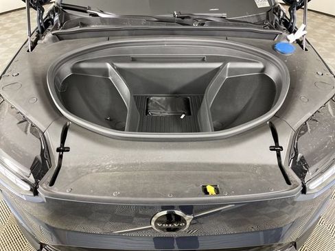 Used 2025 Volvo EX90 Ultra AWD/4WD image 44