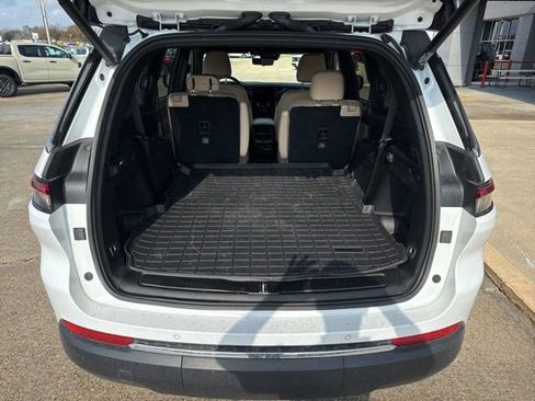 Used 2024 Jeep Grand Cherokee L Limited w/ Luxury Tech Group II image 9