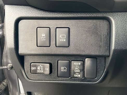 Used 2022 Toyota Tacoma Limited RWD image 16