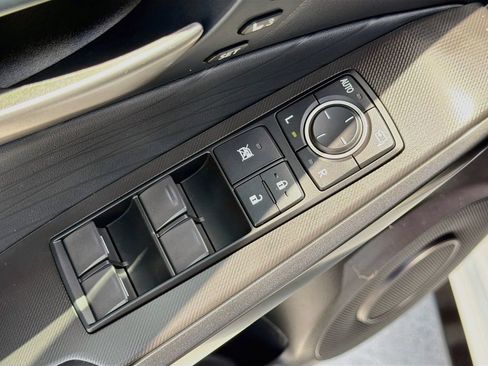 Used 2025 Lexus IS 350 F Sport RWD image 16