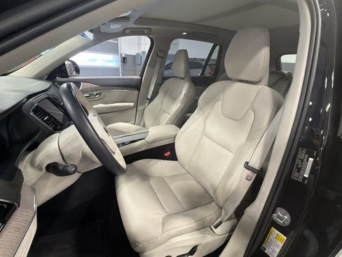 Used 2025 Volvo XC90 B6 Plus AWD/4WD image 25