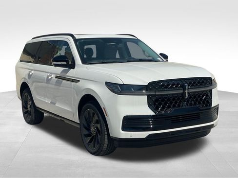 New 2026 Lincoln Navigator Reserve w/ Jet Appearance Package AWD/4WD image 7