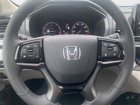 Certified 2026 Honda Odyssey Touring image 13