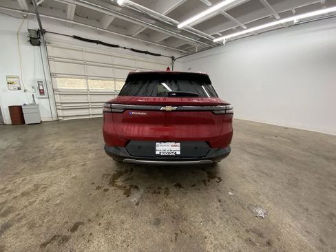 Used 2025 Chevrolet Equinox EV LT w/ Convenience Package image 5
