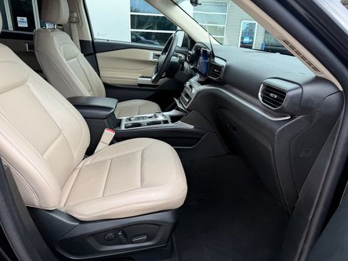 Certified 2023 Ford Explorer XLT w/ Equipment Group 202A AWD/4WD image 15