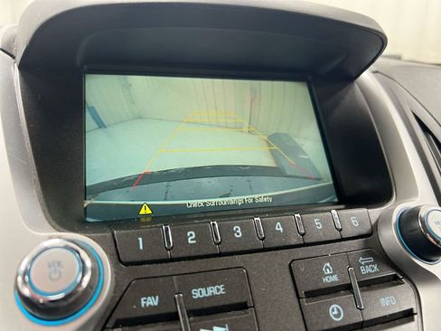 Used 2017 Chevrolet Equinox LT w/ Convenience Package FWD image 15