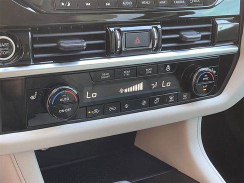 New 2025 Nissan Pathfinder SL image 20