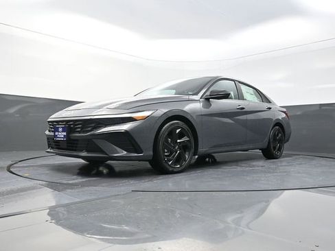 New 2026 Hyundai Elantra SEL Sport Premium FWD image 32