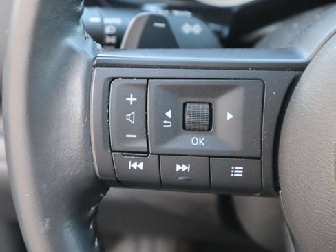 Used 2024 Nissan Pathfinder SV FWD image 13