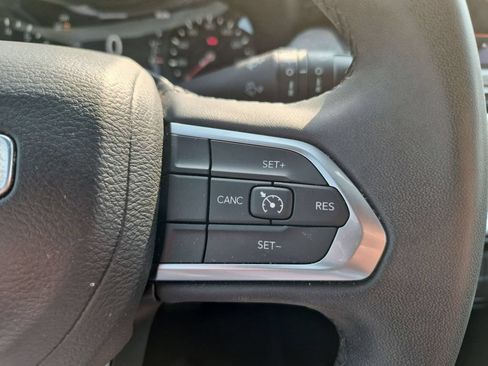 Used 2024 Jeep Compass Latitude AWD/4WD image 18