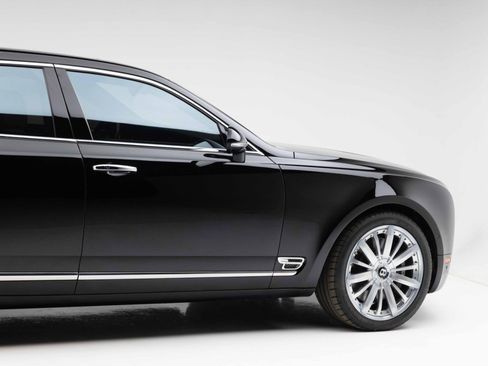 Used 2014 Bentley Mulsanne RWD image 39