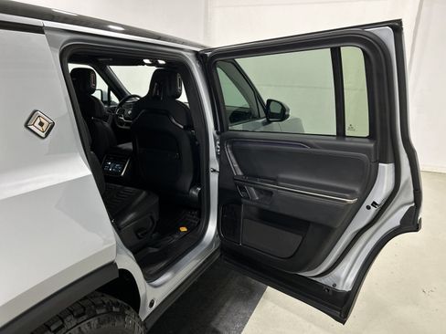 Used 2024 Rivian R1S Adventure Dual AWD/4WD image 19