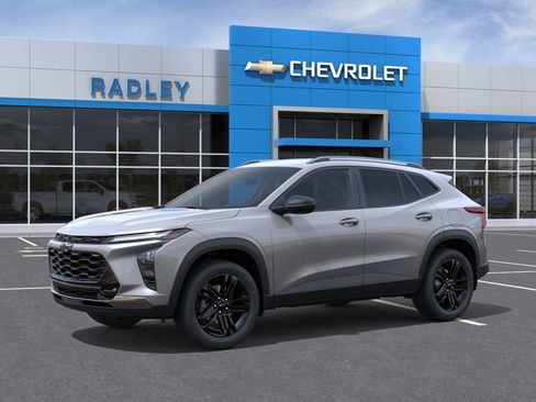 New 2026 Chevrolet Trax ACTIV FWD image 2