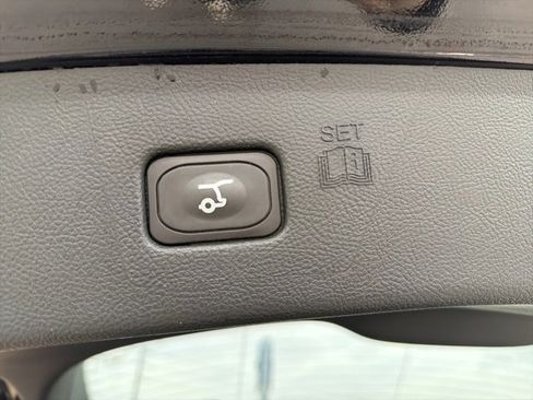 Used 2022 Ford Edge Titanium image 8