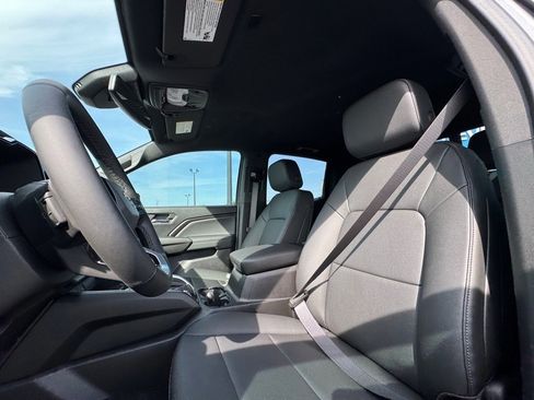 New 2025 Chevrolet Colorado LT w/ LT Convenience Package image 14