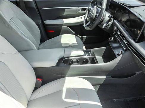 Used 2025 Hyundai Sonata SEL FWD image 27